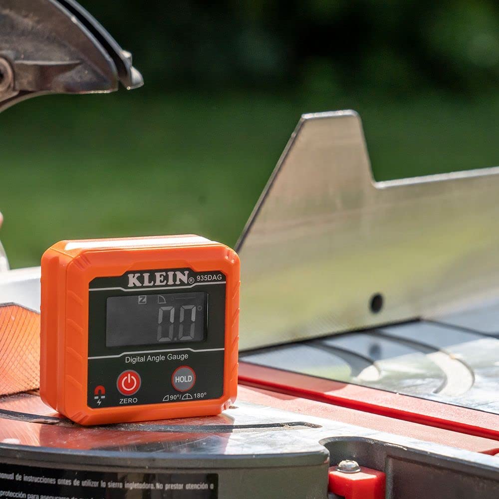 Klein Tools 935DAG Digital Electronic Level and Angle Gauge, Measures 0-90 and 0-180 Degree Ranges, Measures and Sets Angles