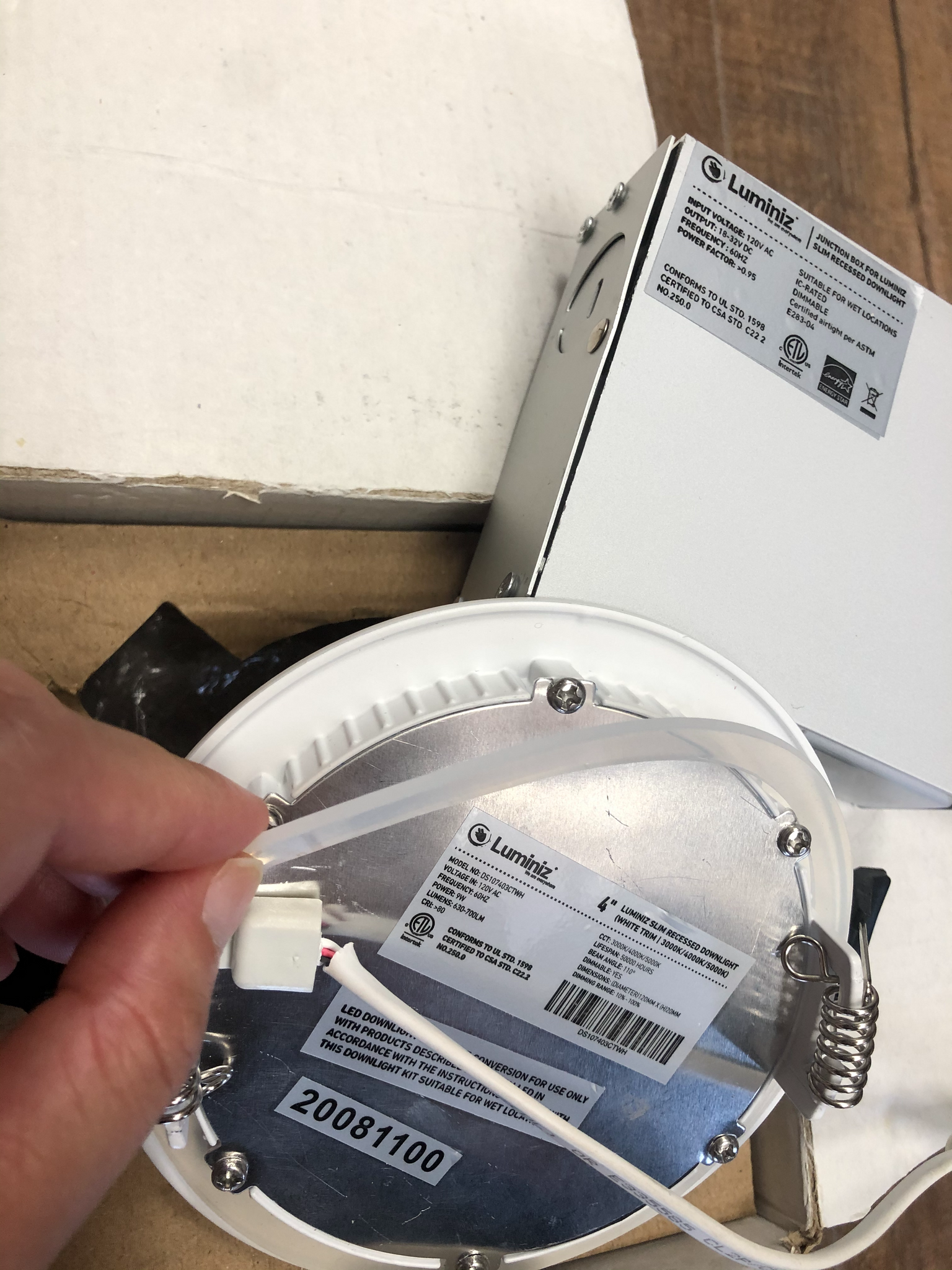 Luminiz 4 inch Potlight 3CCT Switchable(3000K/4000K/5000K) Wet Location White Trim